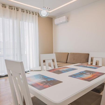 Jd Luxury Apartments فلورا المظهر الخارجي الصورة